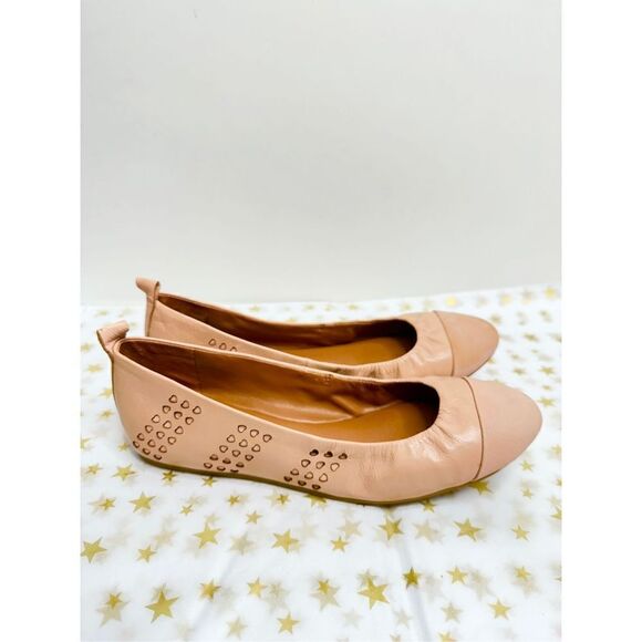 Ellen Degeneres Shoes Womens Size 8 Ballet Flats Perforated Hearts - Picture 3 of 9